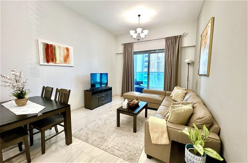 Photo 8 - SuperHost - Spacious Apartment In Business Bay With Canal View