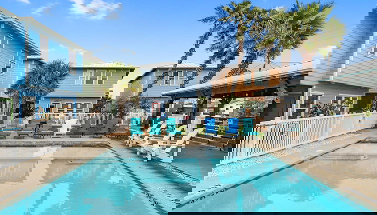 Foto 1 - Prime Location 5 Bedrooms Pool Sleeps 14