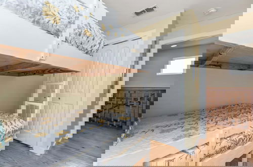 Foto 4 - Prime Location 5 Bedrooms Pool Sleeps 14