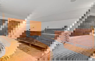 Foto 2 - Design House at Linden Hills