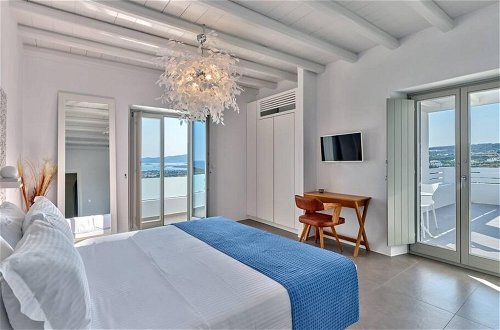 Photo 18 - La Vitalite Luxury Villa Mer in Paros