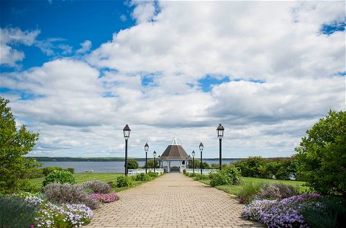 Photo 2 - Elegant Oceanfront Maine Estate w/ Gazebo