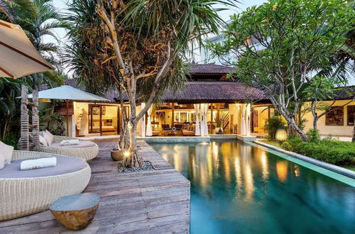 Foto 31 - Luxury Balinese 3-bedroom Villa in Seminyak - A Popular Choice