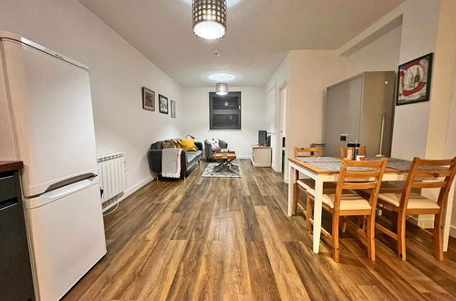 Photo 11 - Immaculate 2-bed Apartment Town Centre