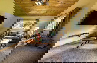 Foto 1 - Tropical Island Paradise 2 Bedroom Home by RedAwning