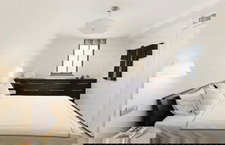 Foto 1 - Luxury Duplex with Rooftop by FeelHome