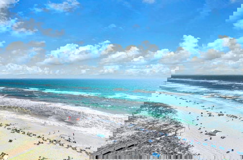 Foto 48 - Emerald Beach 1033