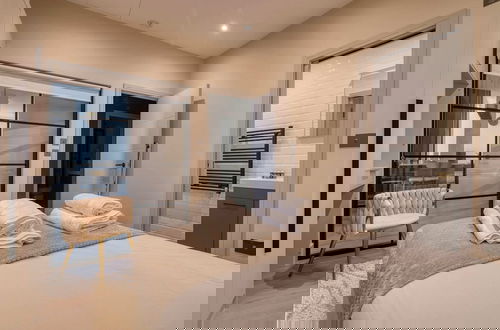 Foto 1 - Luxury Designer Apartment