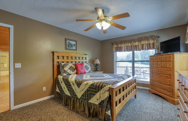 Moosetrax - 3 Bedrooms, 2 Baths, Sleeps 6 Cabin by RedAwning - Foto 4