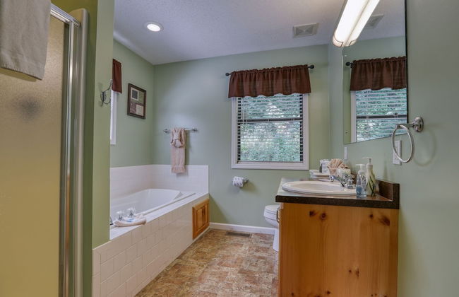 Moosetrax - 3 Bedrooms, 2 Baths, Sleeps 6 Cabin by RedAwning - Foto 14