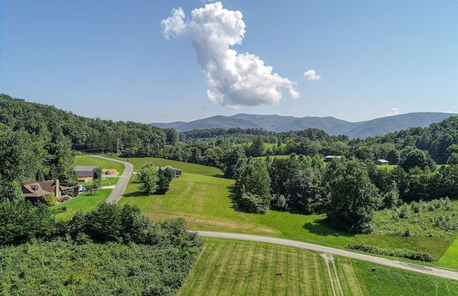 Moosetrax - 3 Bedrooms, 2 Baths, Sleeps 6 Cabin by RedAwning - Foto 17