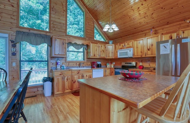 Moosetrax - 3 Bedrooms, 2 Baths, Sleeps 6 Cabin by RedAwning - Foto 9