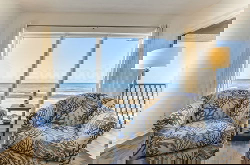 Foto 1 - Modest Condo with Splendid Sunrise Views by RedAwning