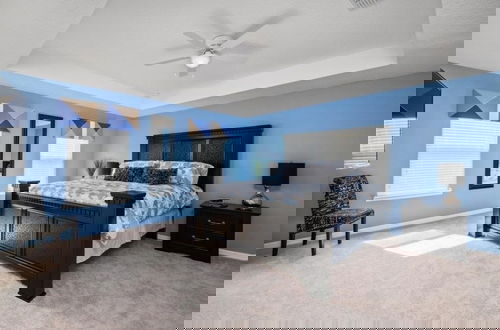 Foto 2 - Fabulous 6 Bed Pool Home With Game Room 6 Bedroom Home by RedAwning