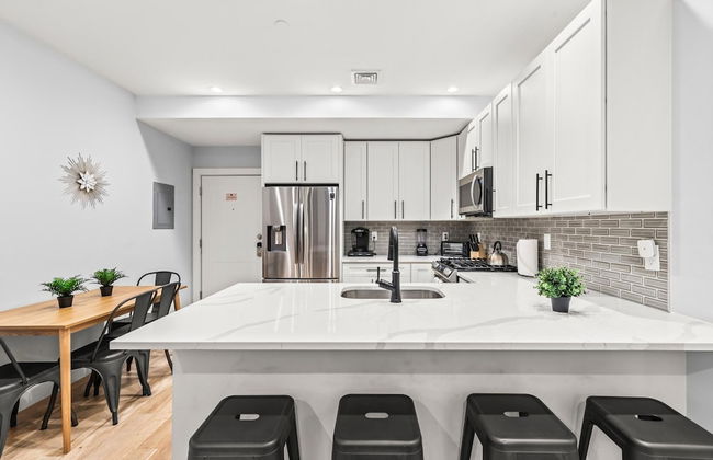 Luxury 2BD 2BA Near Logan Airport and T Station - Foto 16