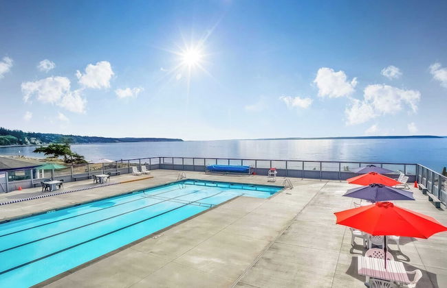 Deck Views, Fire Pit, Pool, 3 Mins to Beach Madrona Tree Retreat by Avantstay - Foto 46