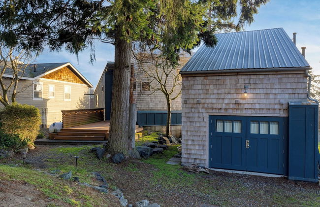 Deck Views, Fire Pit, Pool, 3 Mins to Beach Madrona Tree Retreat by Avantstay - Foto 43
