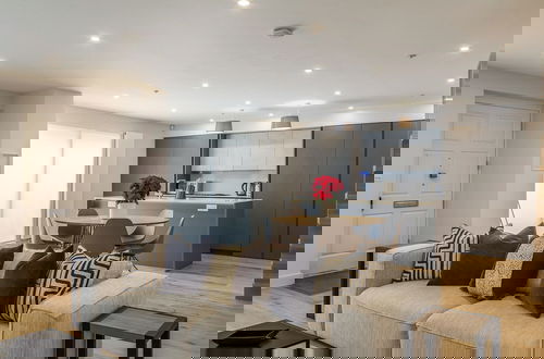 Foto 1 - Modern Family Home in Kensington