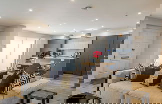 Foto 1 - Modern Family Home in Kensington