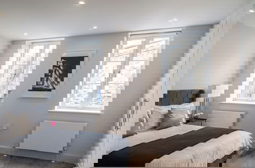 Foto 2 - Modern Family Home in Kensington
