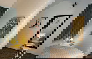 Photo 2 - Suite 49