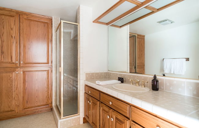 Cathedral by Avantstay Charming Secluded Estate w Sauna Pool Table Views of the Rolling Hills - Foto 39