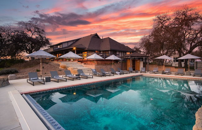 Cathedral by Avantstay Charming Secluded Estate w Sauna Pool Table Views of the Rolling Hills - Foto 1