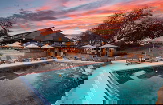 Foto 1 - Cathedral by Avantstay Charming Secluded Estate w Sauna Pool Table Views of the Rolling Hills