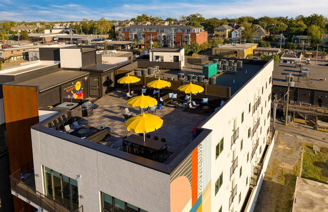 The Carter 303 by Avantstay 1BR Balcony - Photo 35