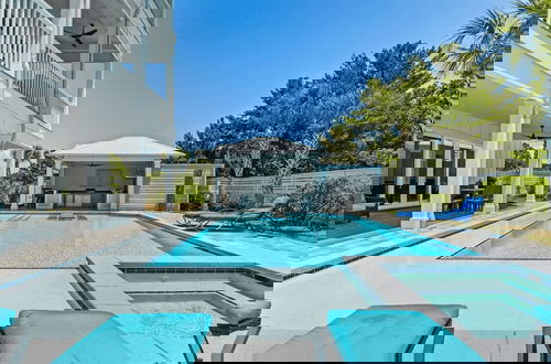 Photo 51 - Our 30A Sandcastle by Avantstay Luxury Pool Rooftop Gulf Views