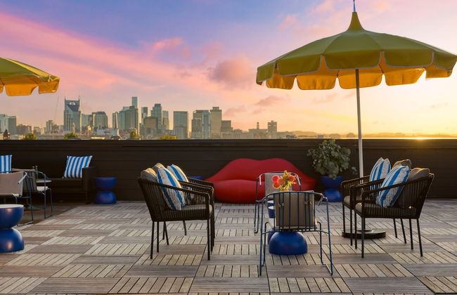 The Carter 205 by Avantstay 4BR Balcony - Photo 48