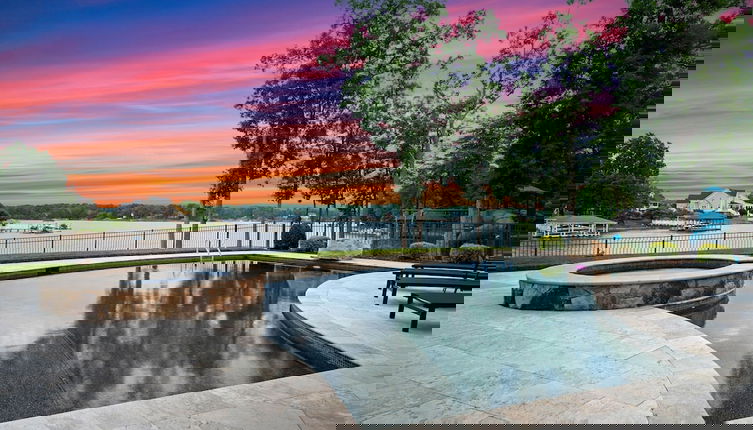 Photo 1 - Paradise Pointe by Avantstay Lakefront Views Playset