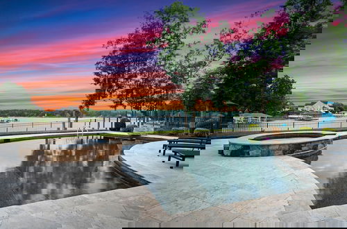 Photo 1 - Paradise Pointe by Avantstay Lakefront Views Playset