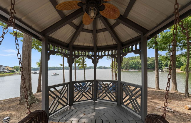 Paradise Pointe by Avantstay Lakefront Views Playset - Photo 55