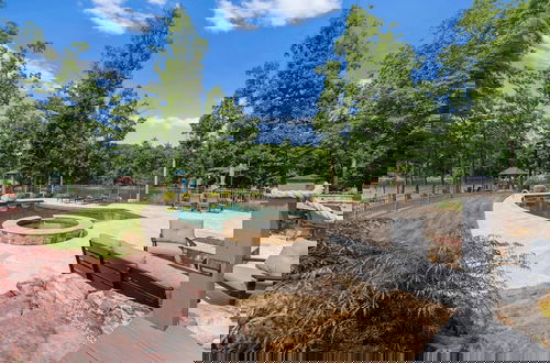 Photo 14 - Paradise Pointe by Avantstay Lakefront Views Playset