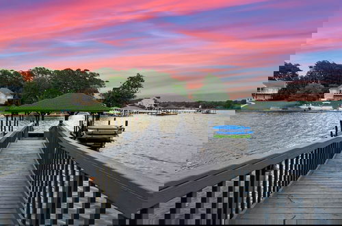 Photo 6 - Paradise Pointe by Avantstay Lakefront Views Playset