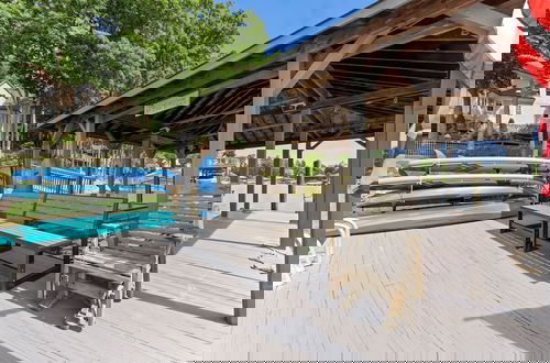 Photo 7 - Paradise Pointe by Avantstay Lakefront Views Playset