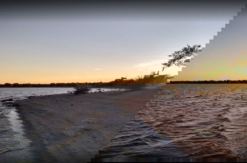 Photo 18 - 5 King 3 5b Firepit Nearby Pickleball Opens Feb 25 Lvl2 EV Charger Pool w Lake Views
