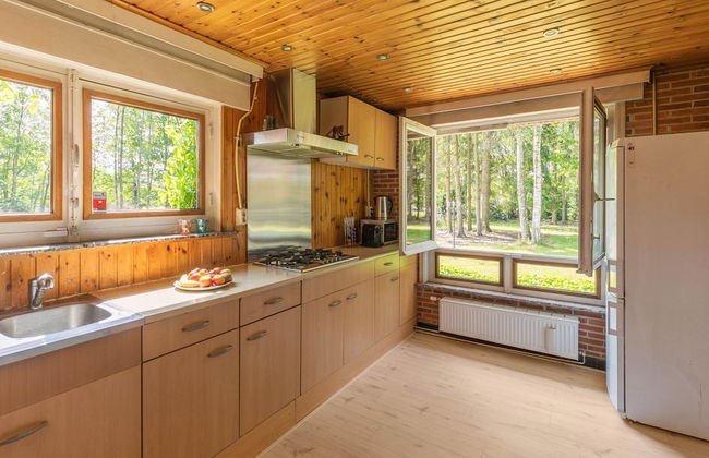 Lovely Chalet in Arendonk With Terrace - Photo 9