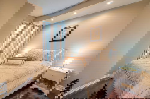 Foto 22 - Rivetstays - The Yonge Grand Suites