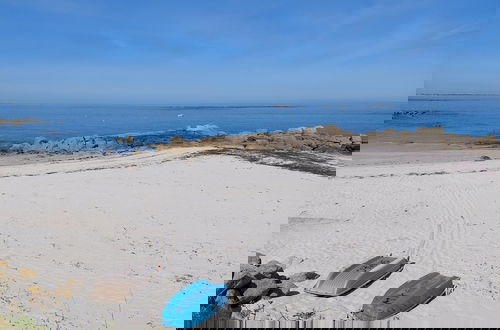 Foto 21 - Holiday Home in Brittany With Sea View