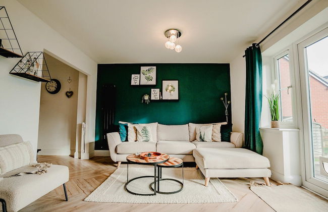 Host Stay Mercia House - Photo 1