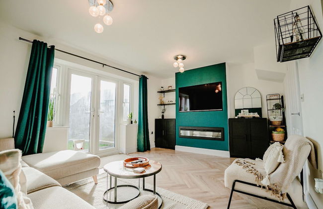 Host Stay Mercia House - Photo 3