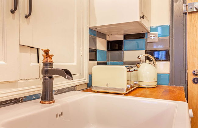 Host Stay Merchant House Studio - Photo 11
