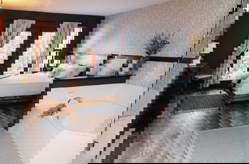 Photo 2 - Tofino Oceanfront Hotel Suite 2