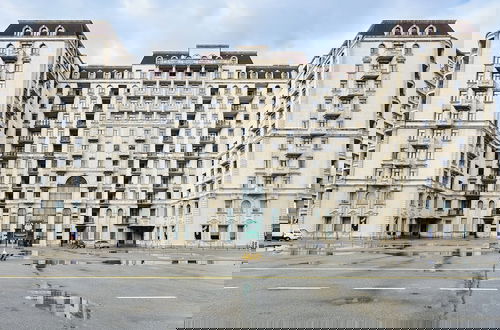 Foto 1 - Athletes Village