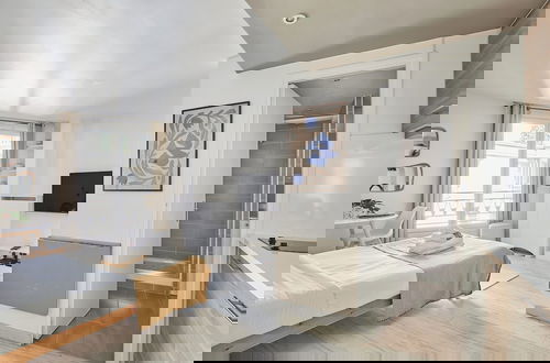Foto 2 - 22 m2 Studio Located on the 6th Floor With Elevator: - 1 Bedroom With 140 cm Double bed - Television, Wifi - Equipped Kitchen - 1 Bathroom With Shower and 1 Toilet The Cleaning fee Includes