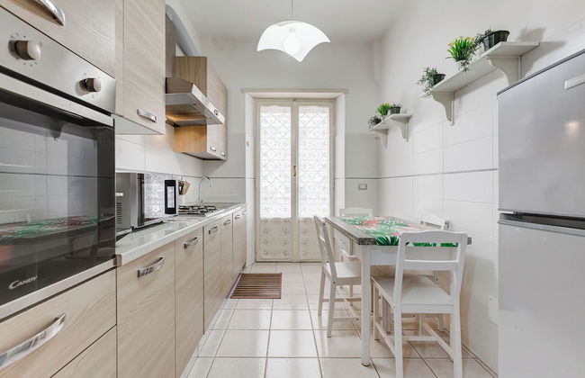 Cozy 2-Bedroom Flat with Balcony - Foto 22