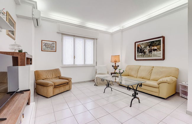 Cozy 2-Bedroom Flat with Balcony - Foto 27