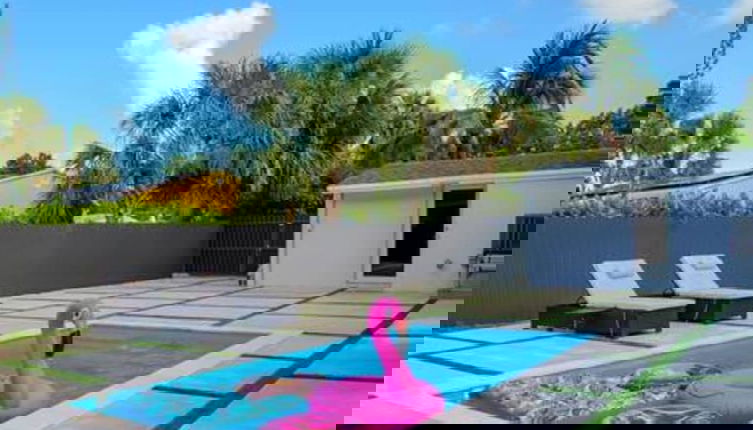 Photo 1 - Modern Lux Home 3BR 2BA With Heated Pool